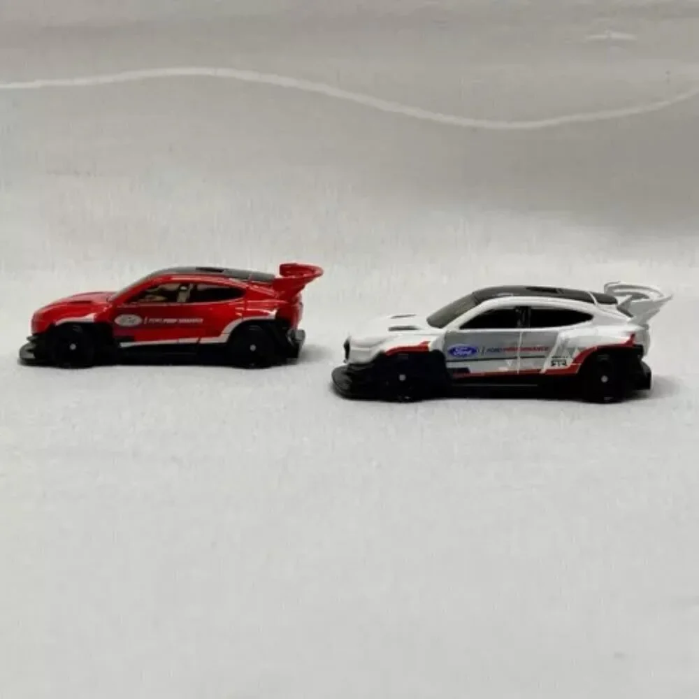 Hot Wheels Ford Mustang Mach-E 1400 Lot 2 Loose 1:64‎ HW Cars Red White Die-cast